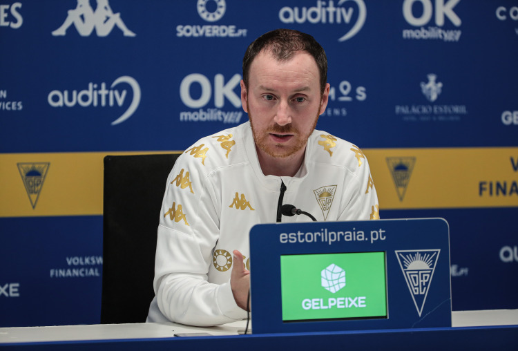 Ian Cathro focado num processo com humildade e ambição