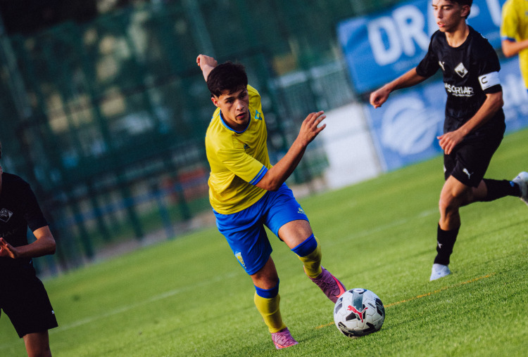 Juvenis ascendem ao quinto posto com empate em Massamá