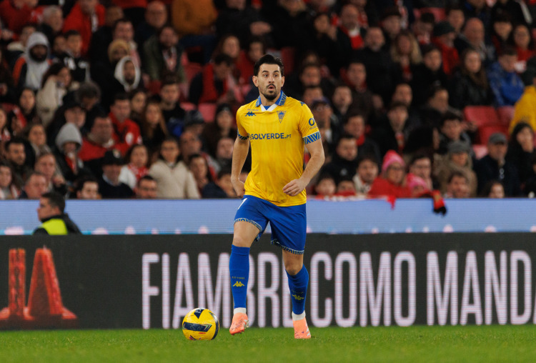 Bilhetes para sócio do Estoril Praia para o jogo com o SL Benfica já à venda