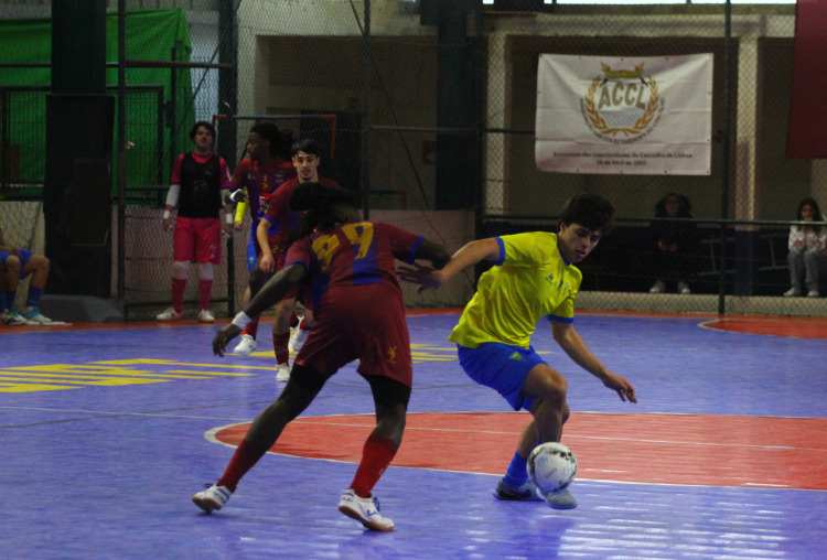 Futsal perde no último jogo em casa