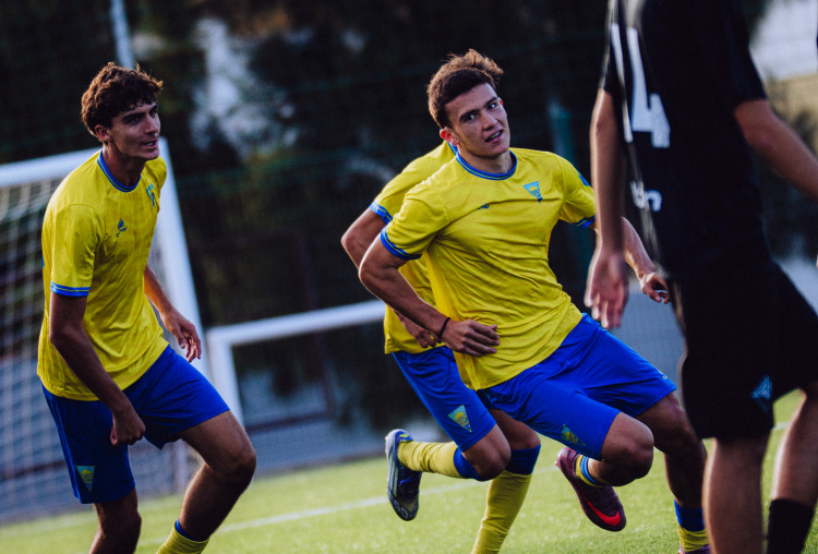 Juvenis garantem fase de apuramento de campeão