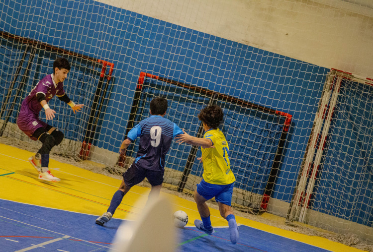 Jogo de históricos no futsal com a deslocação ao reduto do Estrela da Amadora