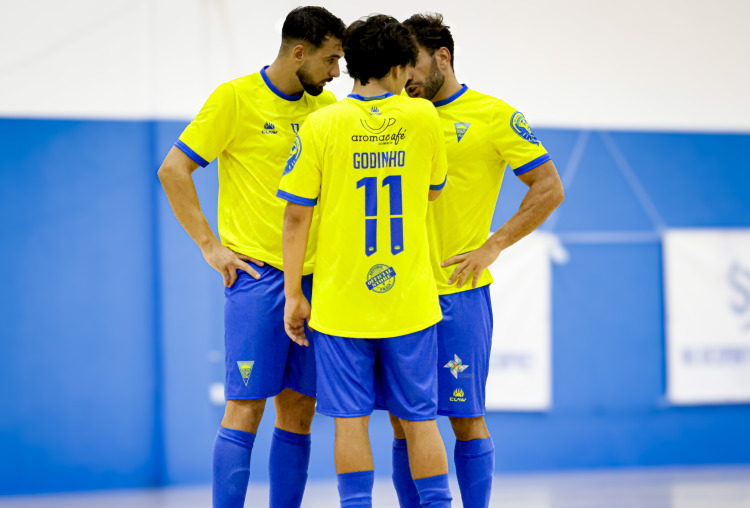 Futsal sai vitorioso (7-5) em jogo crucial