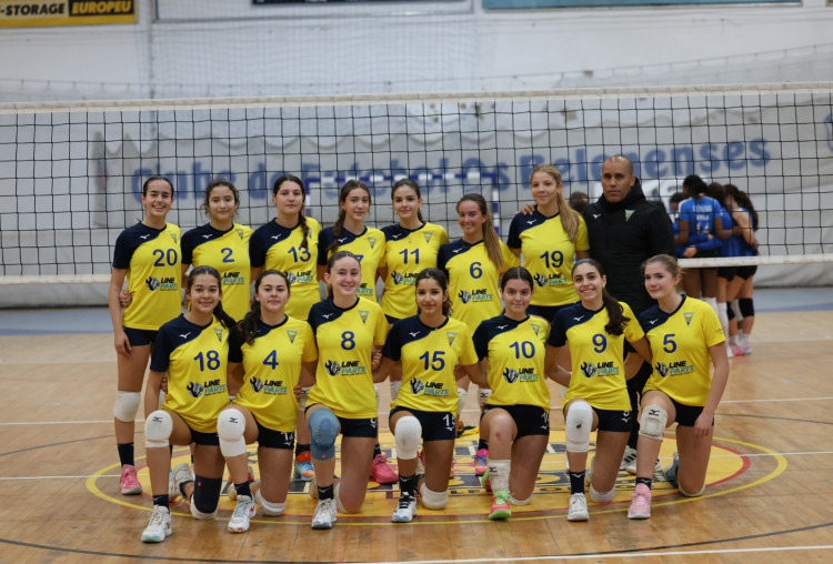 Iniciadas de voleibol disputam fase final do campeonato nacional em Cascais
