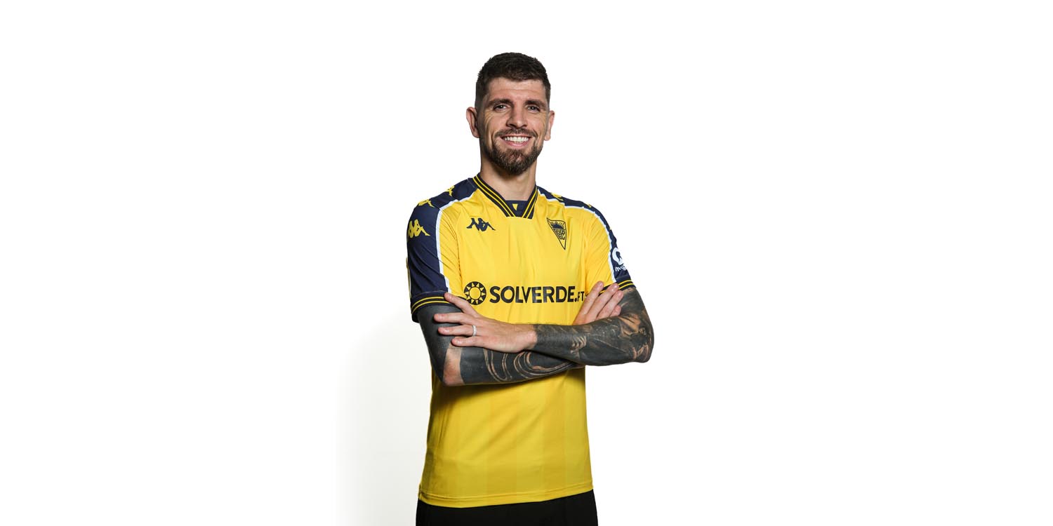 Xeka é reforço do Estoril Praia até 2025