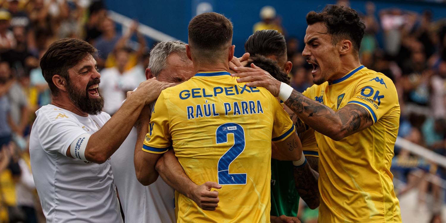 Raúl Parra emprestado ao Al-Mina’a