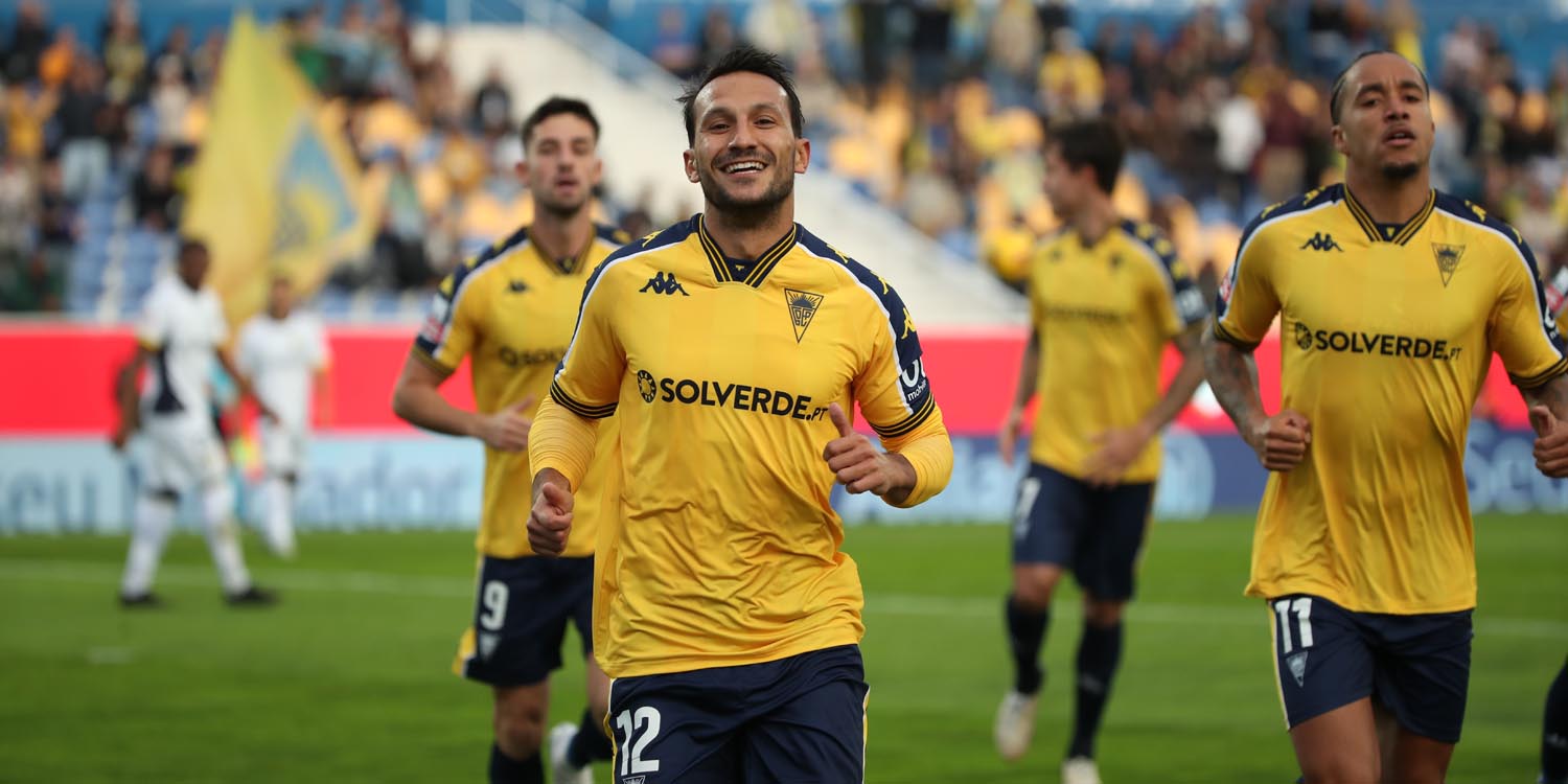 Vitória justa na receção ao Famalicão