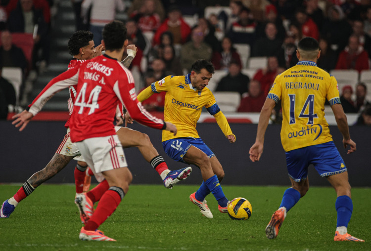 Crónica: Estoril Praia personalizado perde na Luz (3-1)