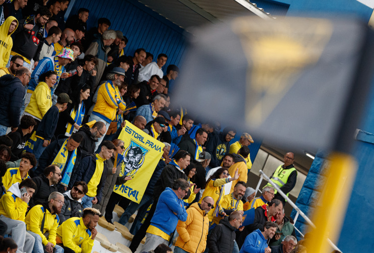 Estoril Praia inicia campeonato com Estrela da Amadora no António Coimbra da Mota