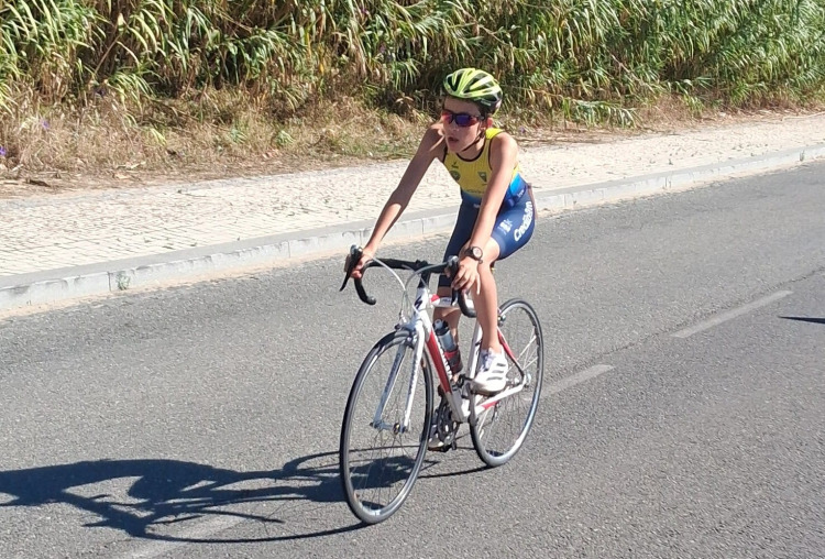 Vários pódios para o triatlo este fim de semana