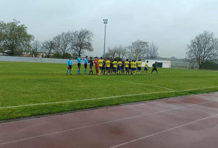 Juniores goleiam FC Crato (7-1) e estão a um pequeno passo da manutenção