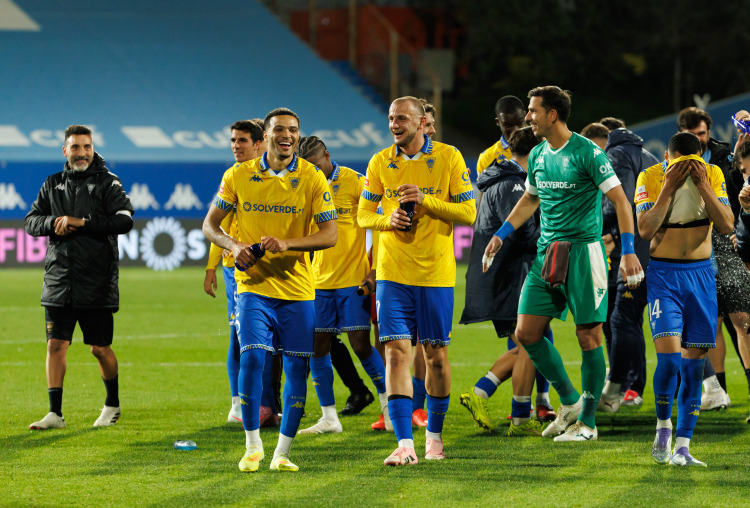Jogos com Estrela da Amadora e Vitória SC com horário estipulado