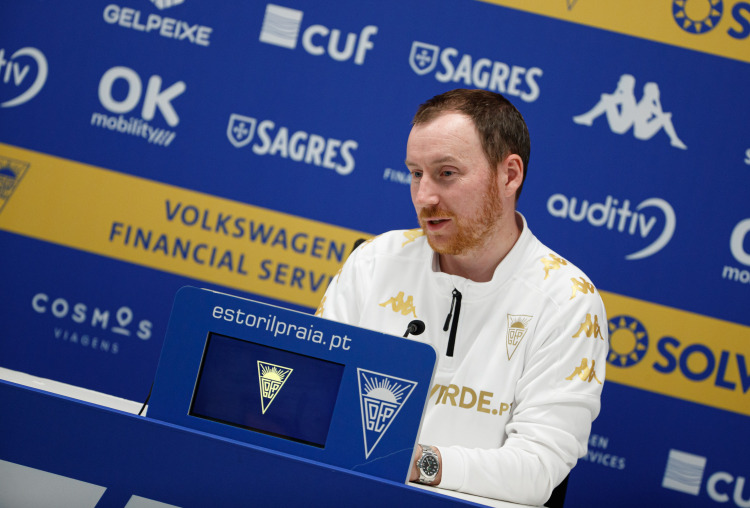 Ian Cathro: “Ficou óbvio que a equipa vai jogar com confiança em qualquer momento.”