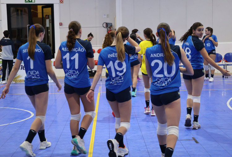 Juniores de voleibol voltam às vitórias na rota para a fase final