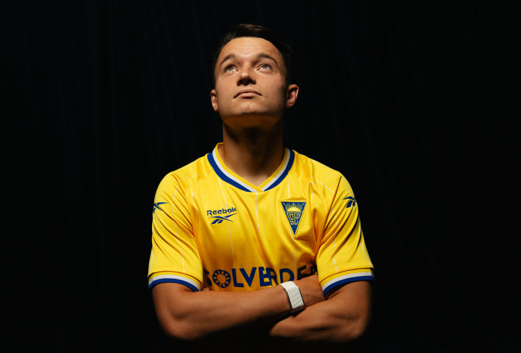 Estoril Praia chega a acordo com Stade Brestois 29 para a transferência de Axel Camblan