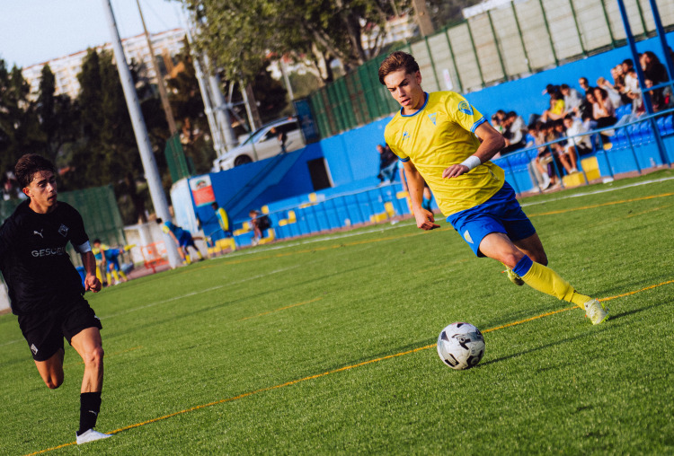 Juvenis defrontam último classificado Torreense