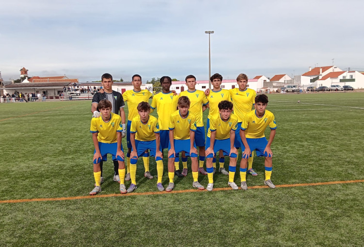 Juvenis vencem em Setúbal (1-4)
