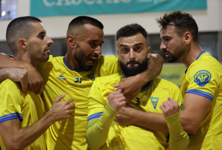 Seniores de futsal arrancam campeonato com derby disputado no reduto dos Salesianos do Estoril