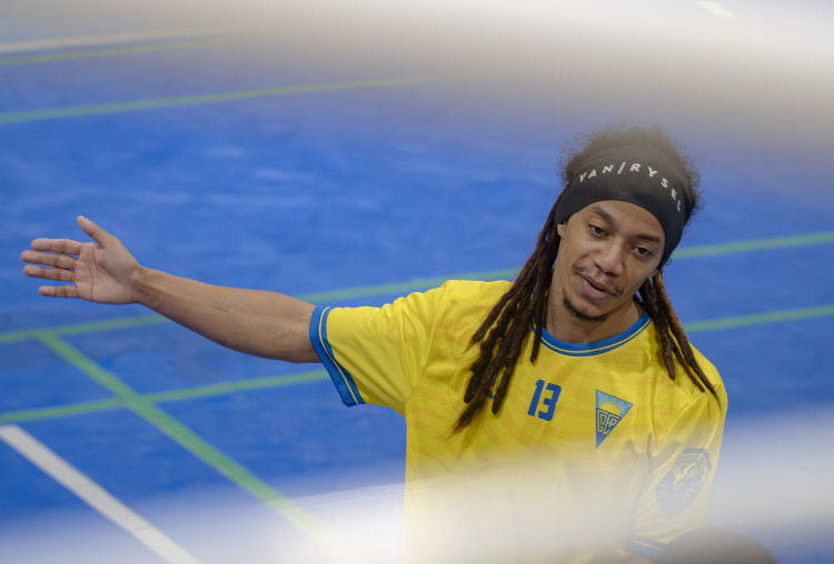 Futsal perde em Caxias (3-2)