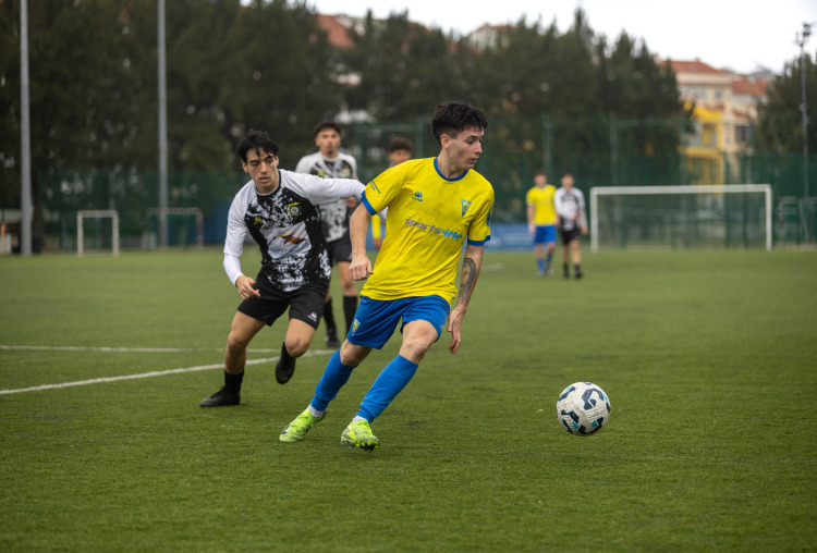Juniores iniciam fase de subida com visita a Leiria