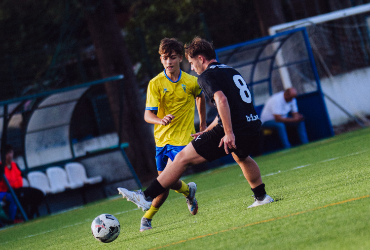 Juniores iniciam campeonato com vitória sobre Académica OAF