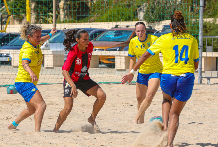 Futebol de Praia feminino termina campeonato no quarto posto