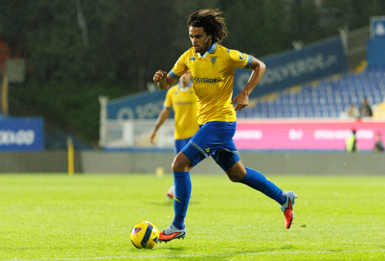 Tiago Brito emprestado à UD Oliveirense