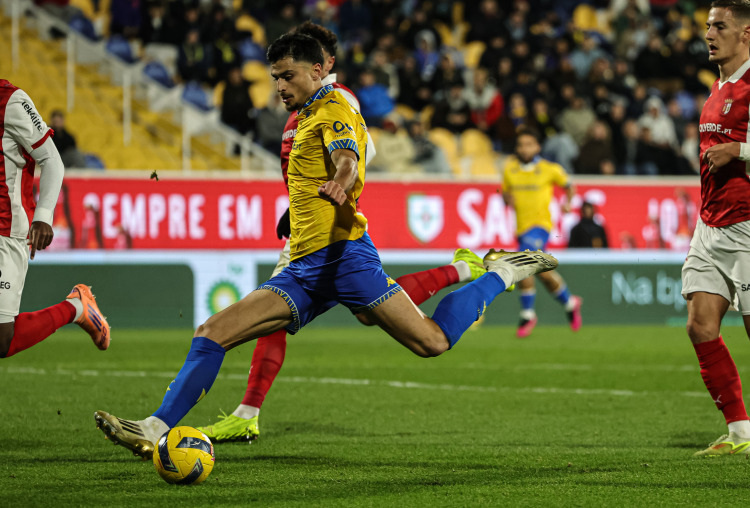 Crónica: Canário sobrevoa Guerreiros e vence nos céus gelados da Amoreira