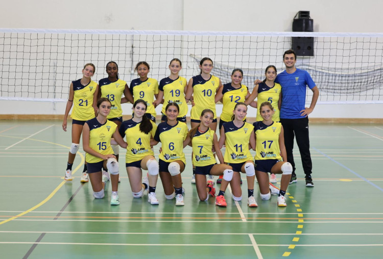 Iniciadas de voleibol feminino arrancam com 3-0 frente ao Centro Desportivo de Fátima