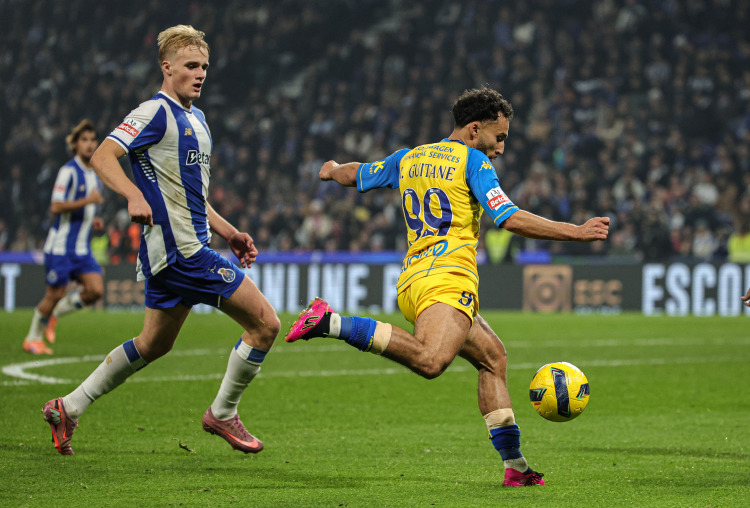 Crónica: Canário afirmativo no ninho do Dragão