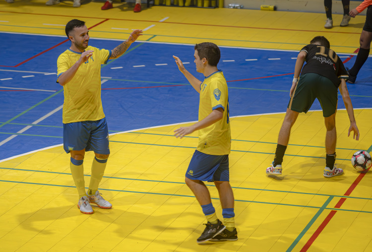Futsal regressa às vitórias com goleada (7-1) sobre Rossão