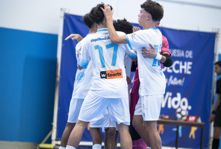 Juniores de futsal alcançam primeiro triunfo