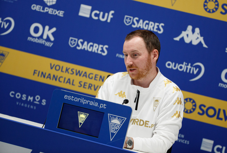 Antevisão de Ian Cathro ao encontro frente ao Santa Clara