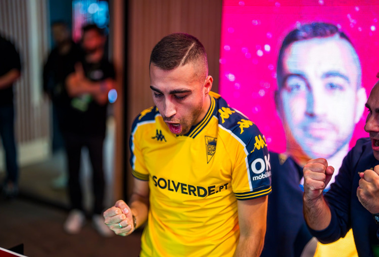 BernasFigue5 representa o Estoril Praia na eLiga Portugal