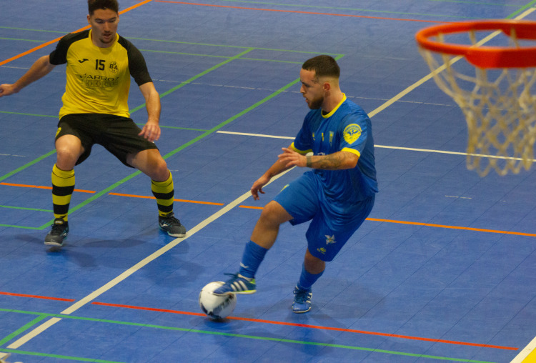 Futsal superioriza-se ao Bairro Alto United e junta-se à luta pela subida