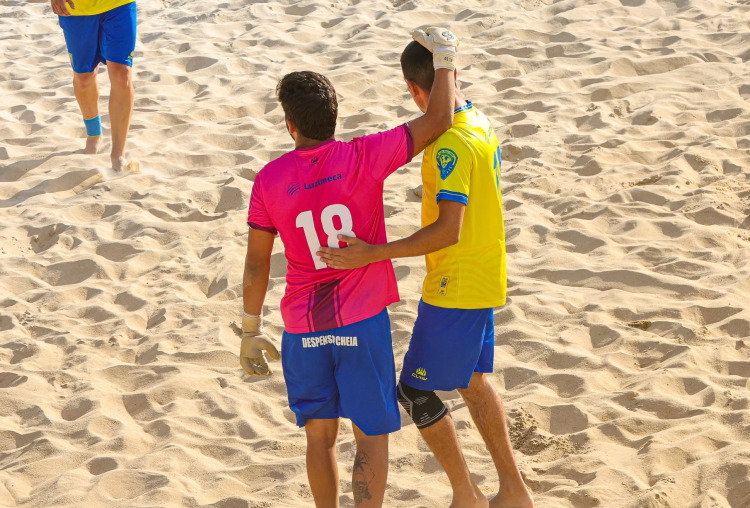 Futebol de Praia supera Tavira Praia