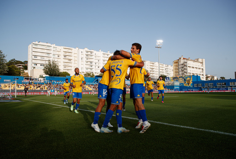 Tiago Parente emprestado ao FC Felgueiras