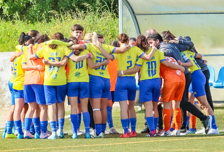 Seniores femininas iniciam Campeonato