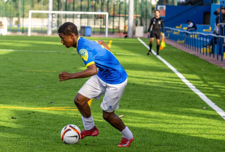 Iniciados com receção ao Vitória FC