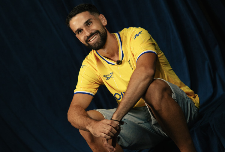 Xavi Sintes assina pelo Estoril Praia até 2027