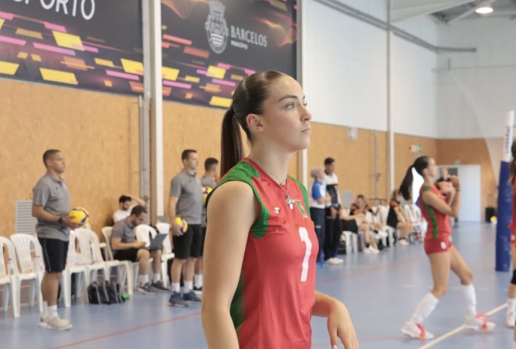 Catarina Serrano convocada para a seleção nacional sub-18 feminina de voleibol