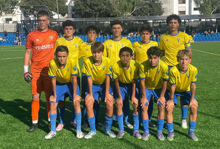 Iniciados goleiam Académica OAF (5-0)