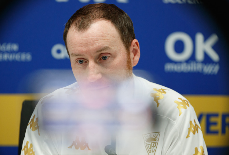 Ian Cathro focado em melhorar alerta para jogo difícil na Vila das Aves