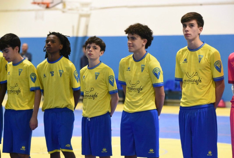 Juvenis de futsal querem manter vantagem no topo com deslocação ao terreno do segundo lugar