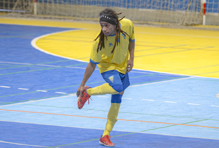 Estoril Praia despacha Sport Queijas e Benfica em jogo em atraso (10-3)