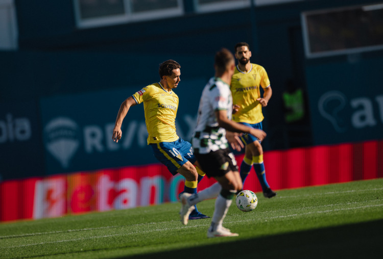 Crónica: Estoril Praia surpreendido em casa pelo Moreirense FC