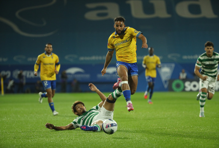 Estoril Praia perde com Sporting CP (0-1)