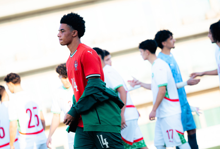 Alejandro Marqués e Jordan Arnolin em ação nas seleções