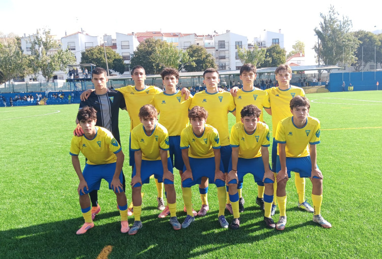 Juvenis goleiam FC Alverca (6-1)