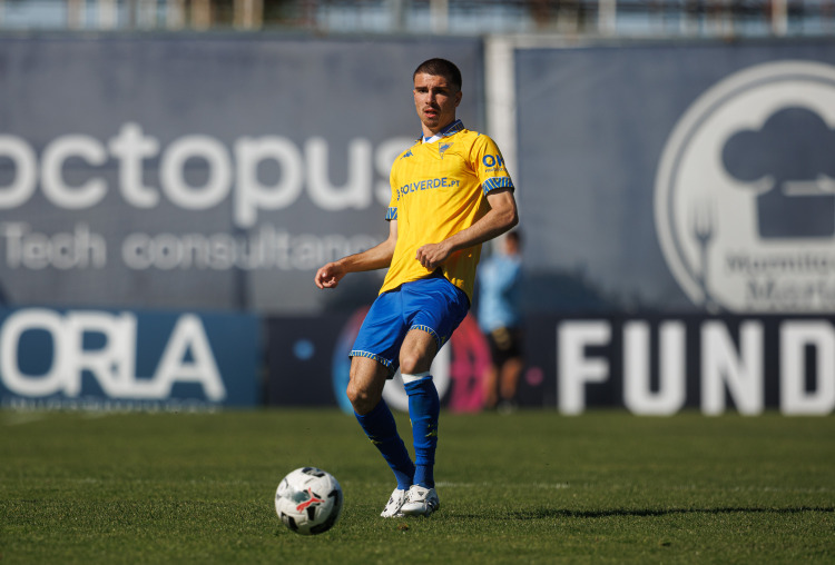 Estoril Praia chega a acordo com o SC Farense para a transferência de António Vital